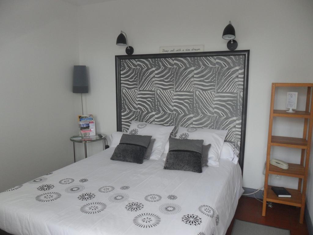 Hotel La Buissonniere Bannay  Rum bild